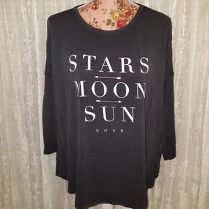 Cute vintage looking black shirt